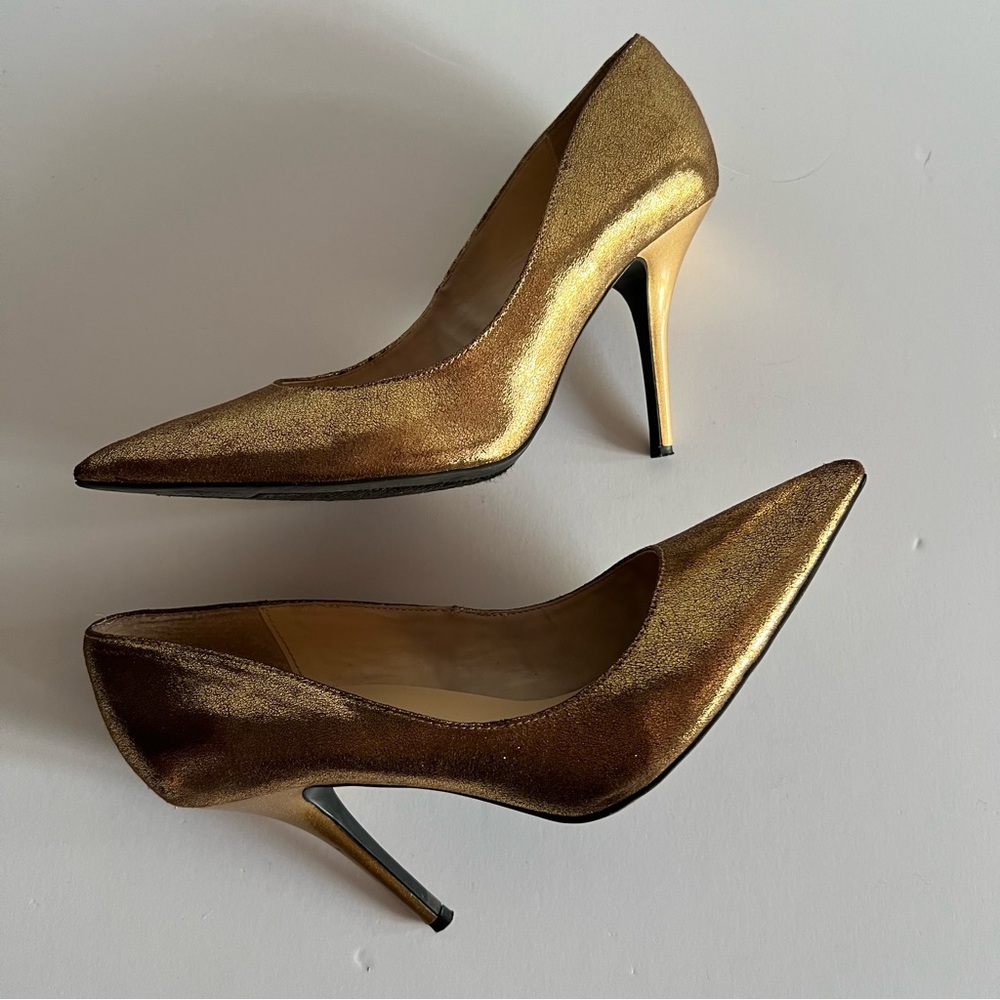 Vintage GUESS Gold Pointed Toe Stiletto - Picture 2 of 6